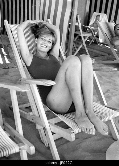jeanne moreau feet 1