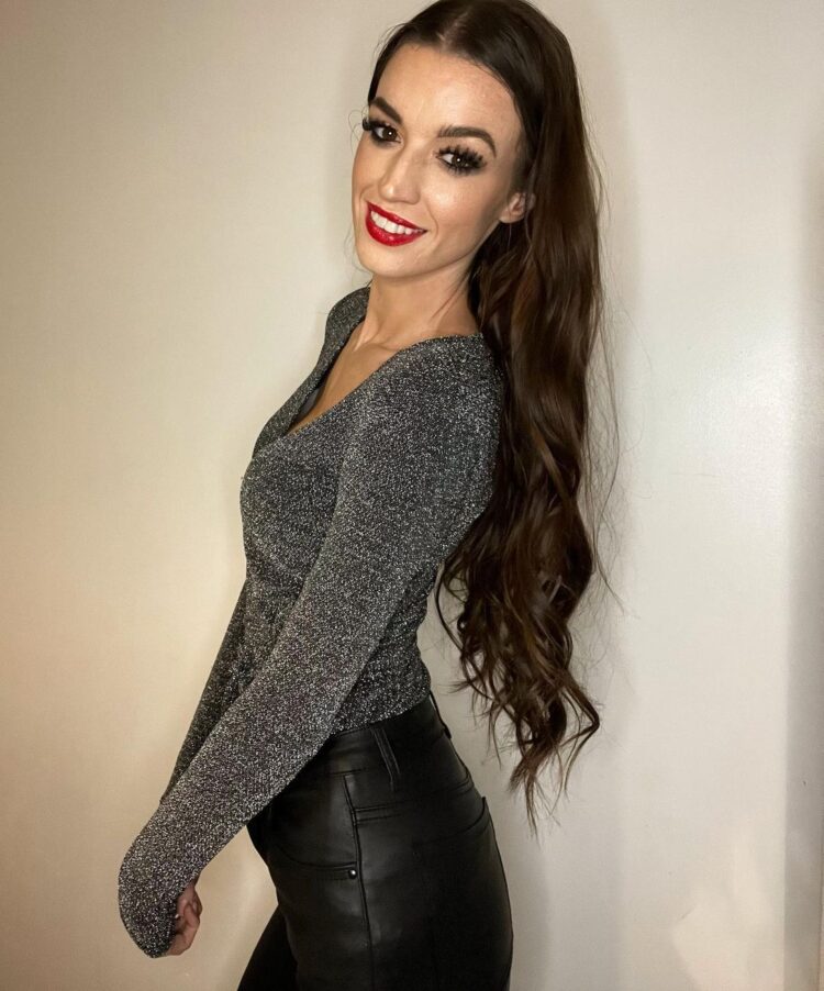 jehane thomas feet 5