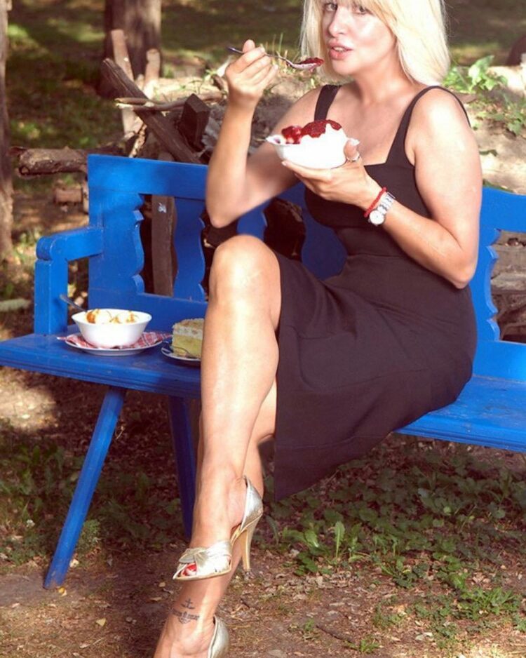 jelena tinska feet 1