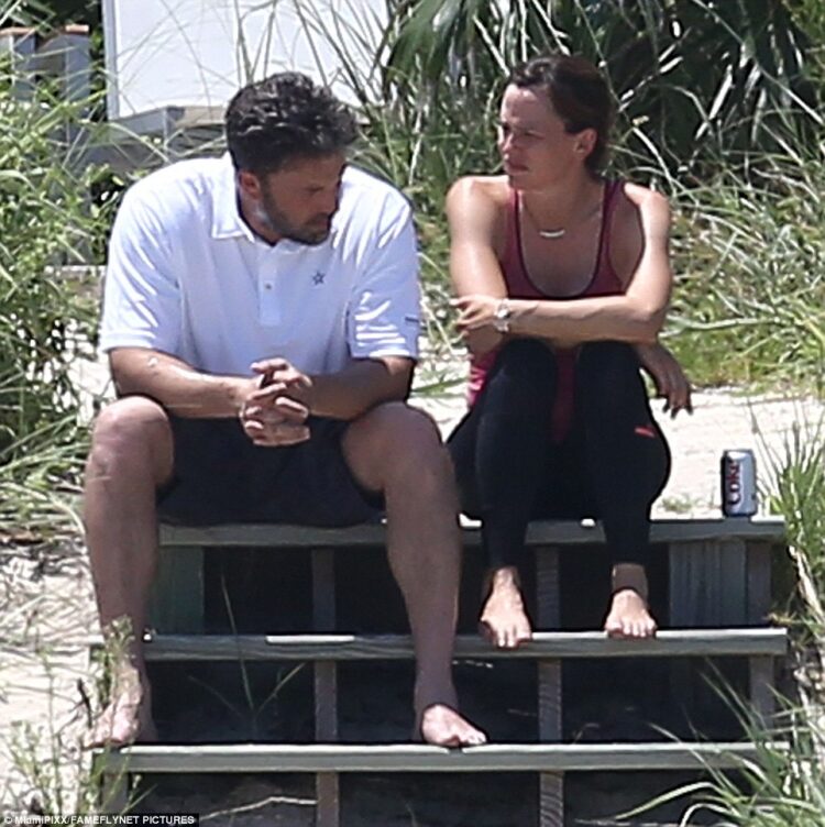 jen affleck feet 4