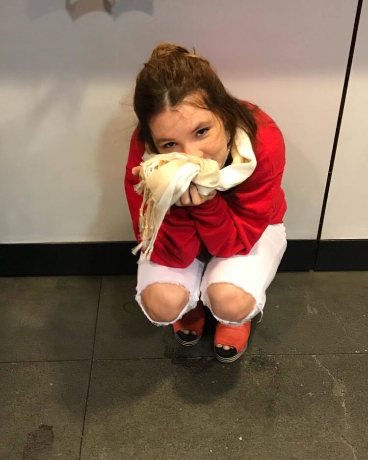 jen de oliveira feet 5