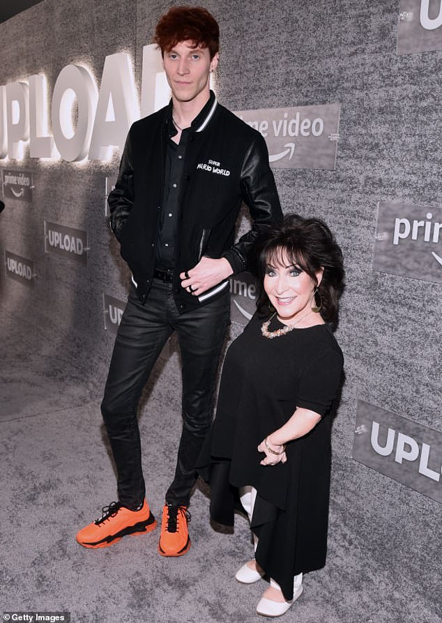 jen montzingo feet 4