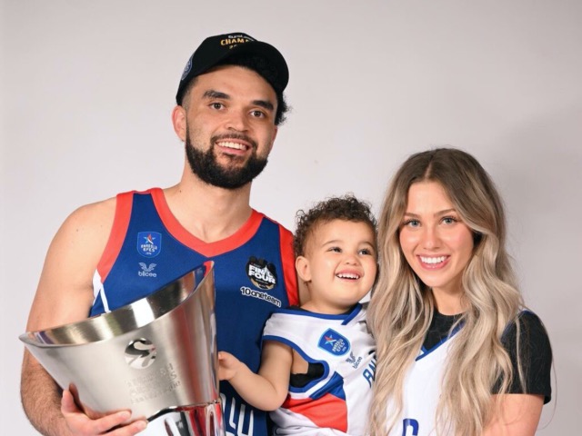 jenelle bryant feet 6