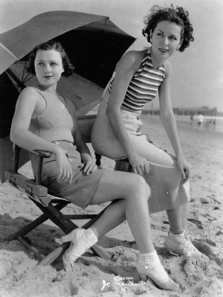 jeneve mitchell feet