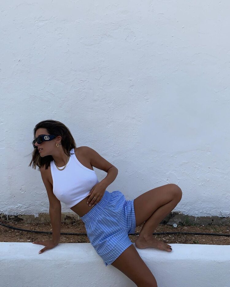 jenn muchelas feet 1