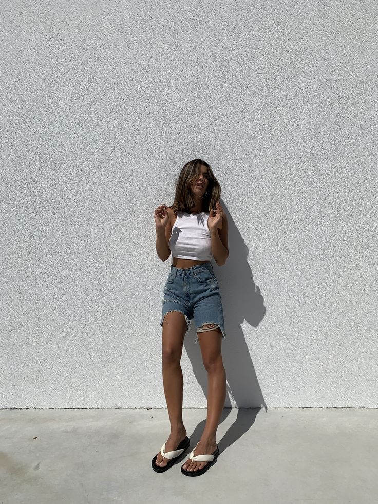 jenn muchelas feet 2