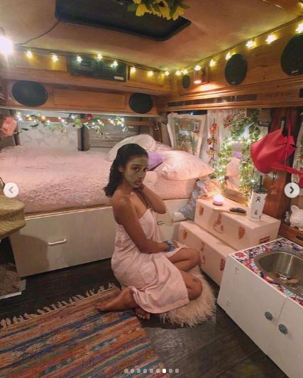 jennelle eliana feet 3