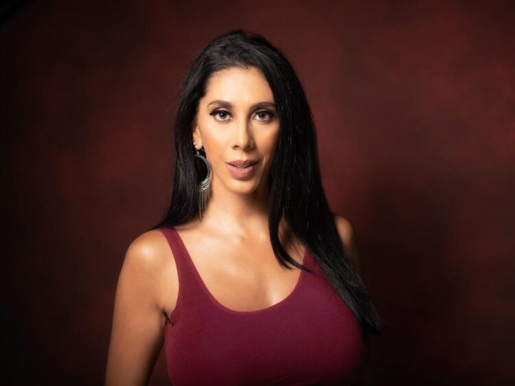 jennelle gordon feet 5