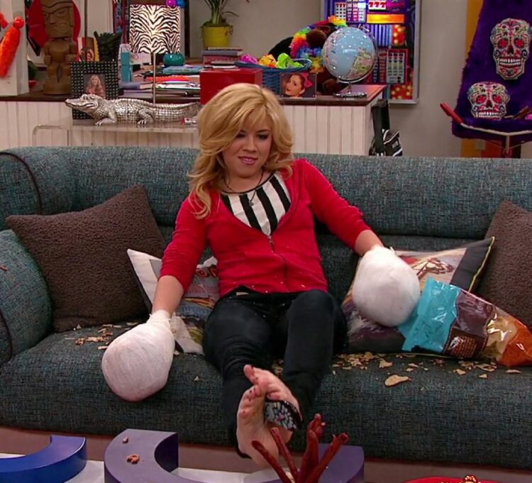 jennette mccurdy feet 4