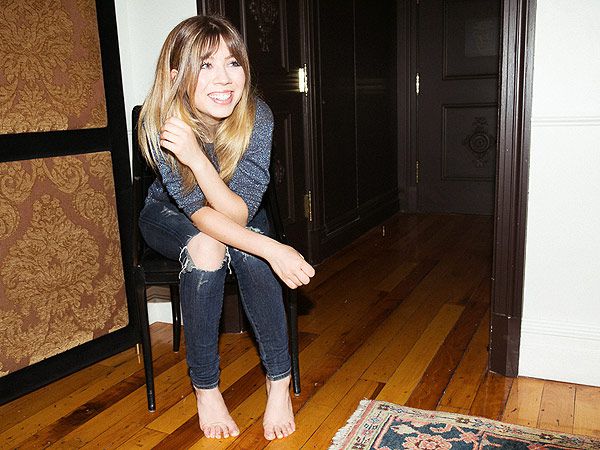 jennette mccurdy feet 5
