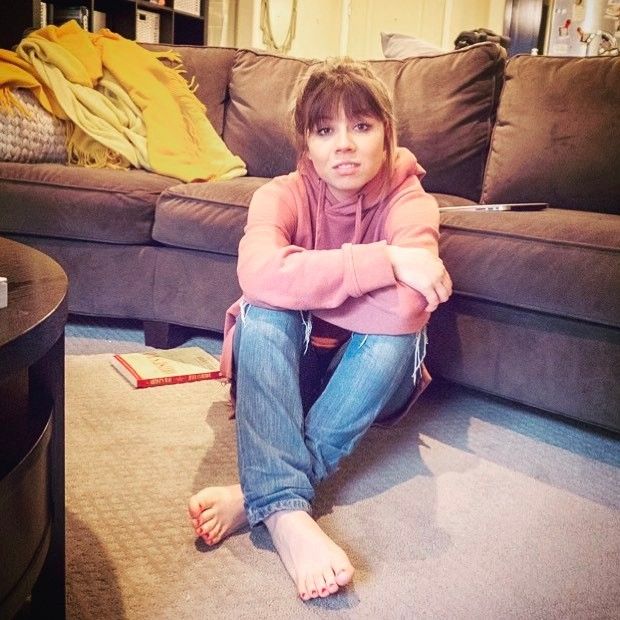jennette mccurdy feet