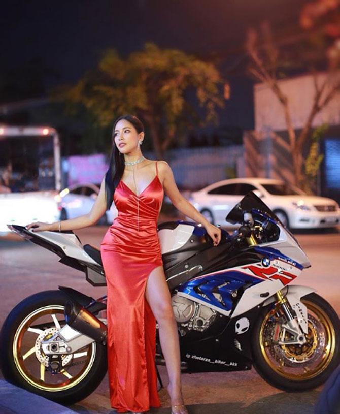 jennie hallestam feet 3