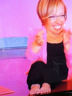 jennifer arnold feet 3