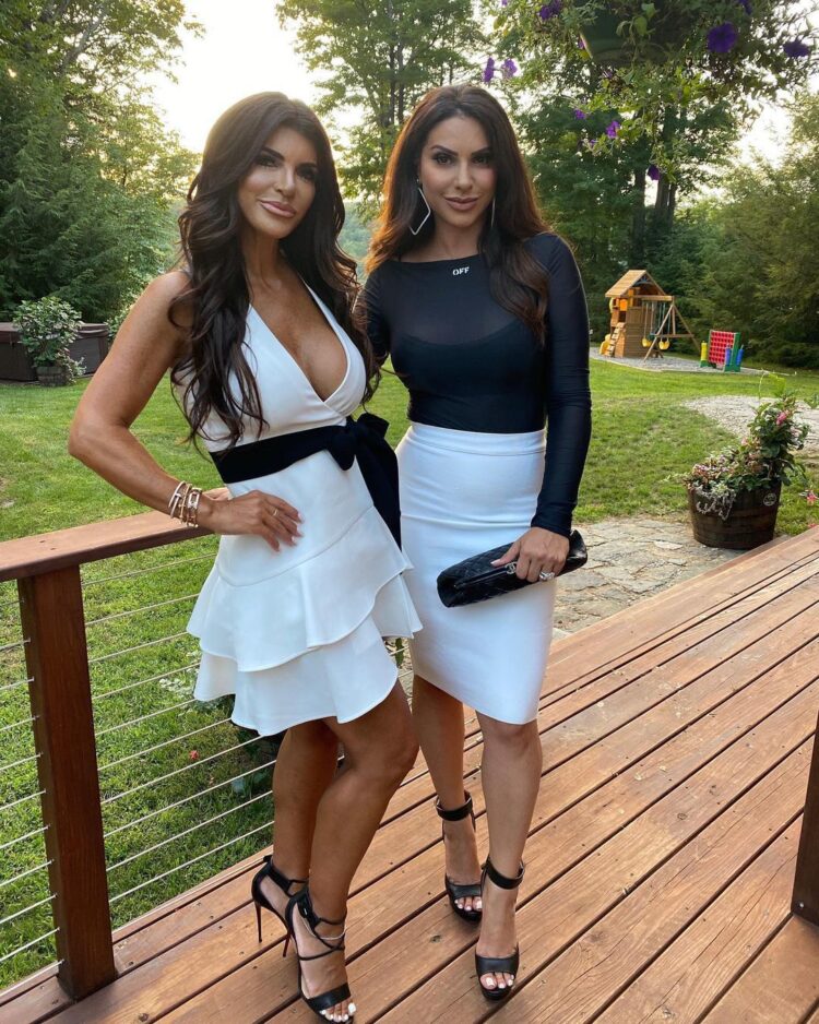 jennifer aydin feet 5