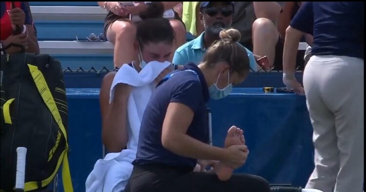 jennifer brady feet 2