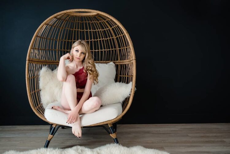 jennifer byrne feet 6