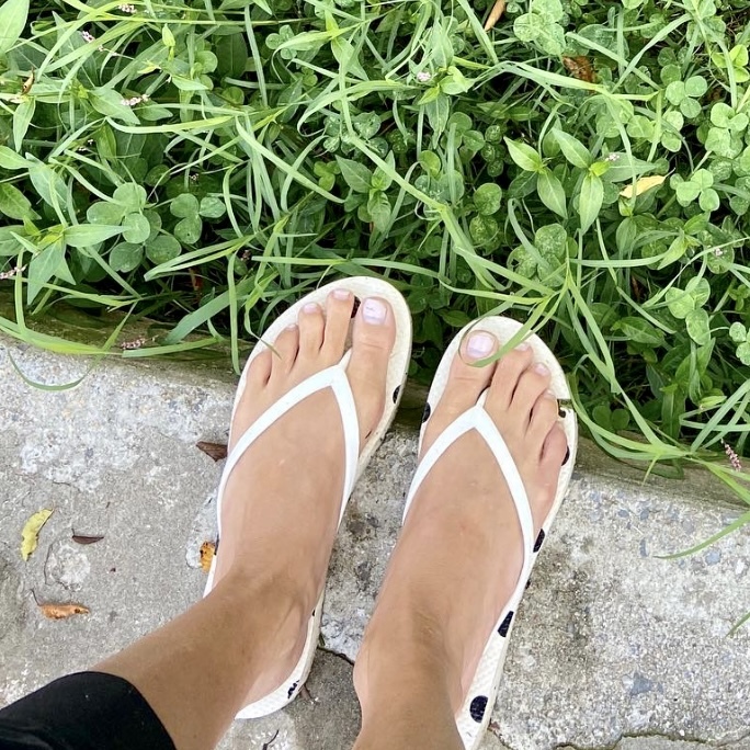 jennifer carroll feet 1