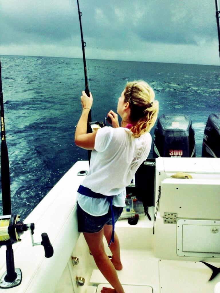 jennifer carroll feet 5