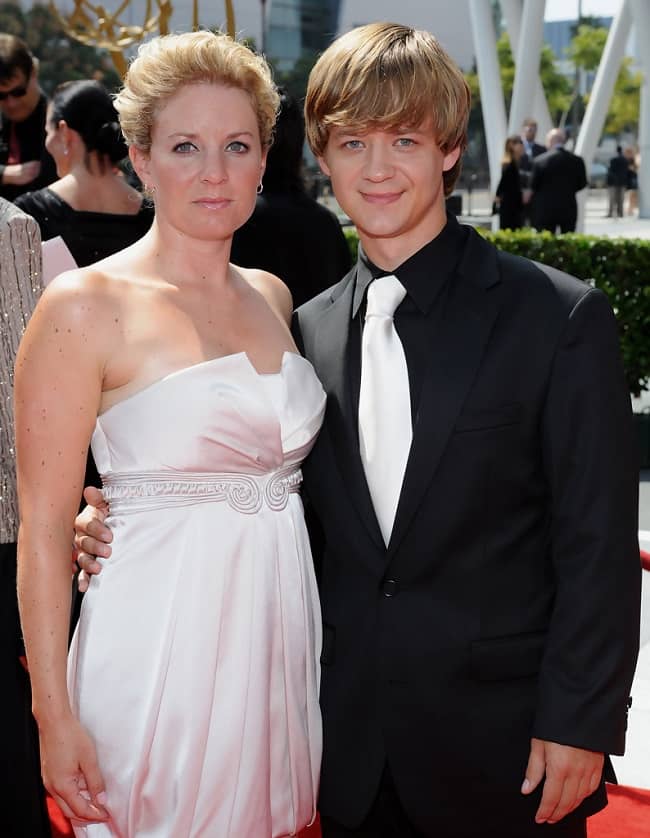 jennifer earles feet 2