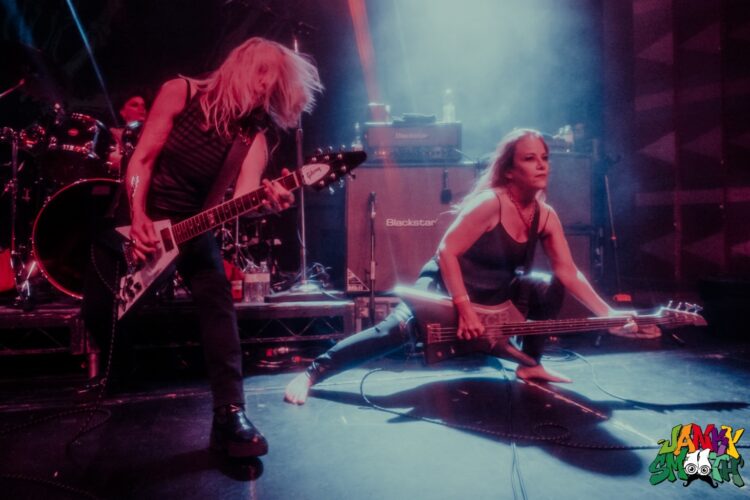 jennifer finch feet 4