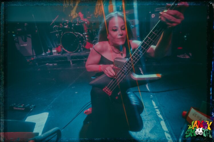 jennifer finch feet 5