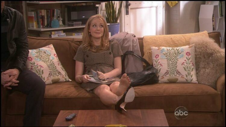 jennifer finnigan feet 5