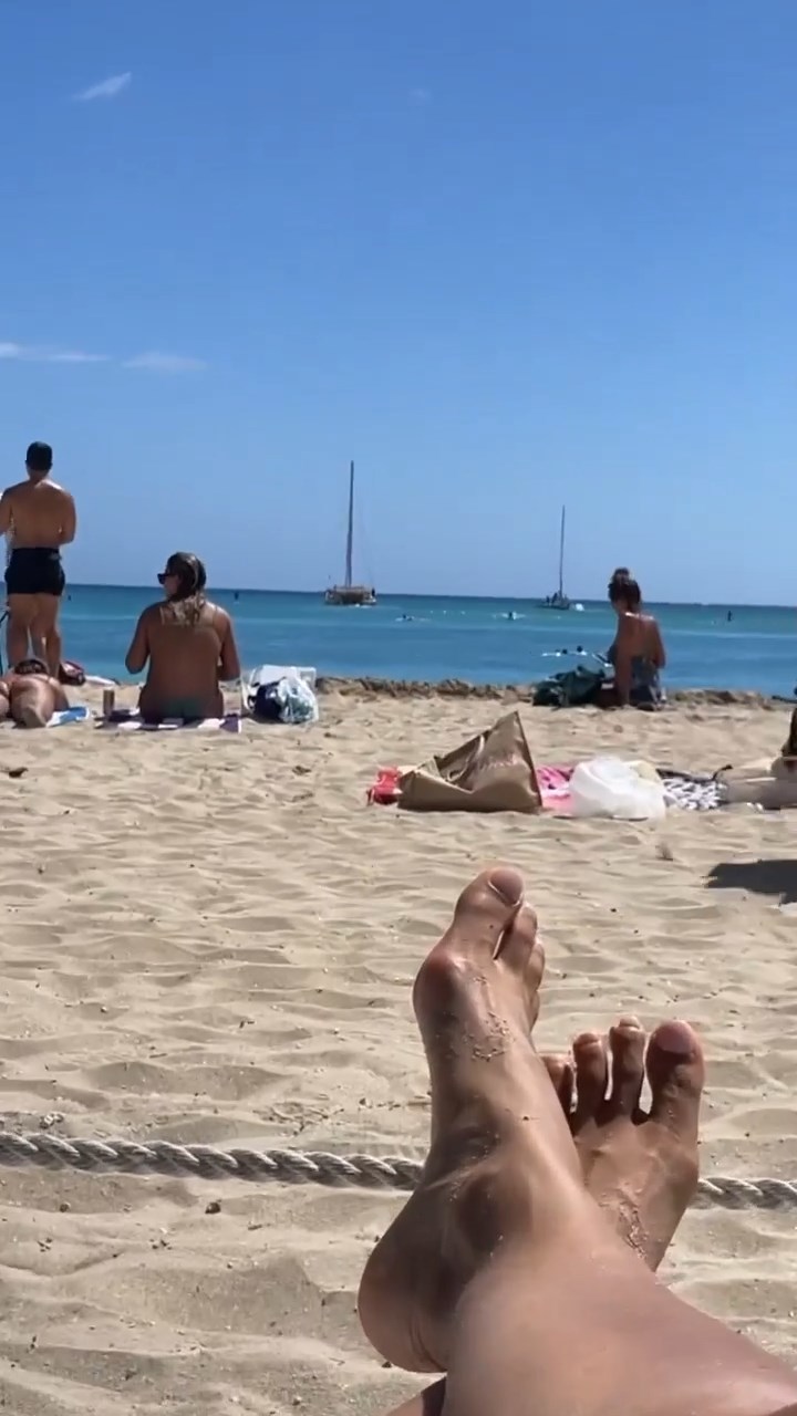 jennifer garcia feet 3