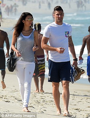 jennifer giroud feet 2