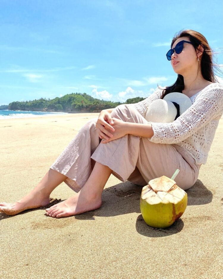 jennifer hanna feet 1