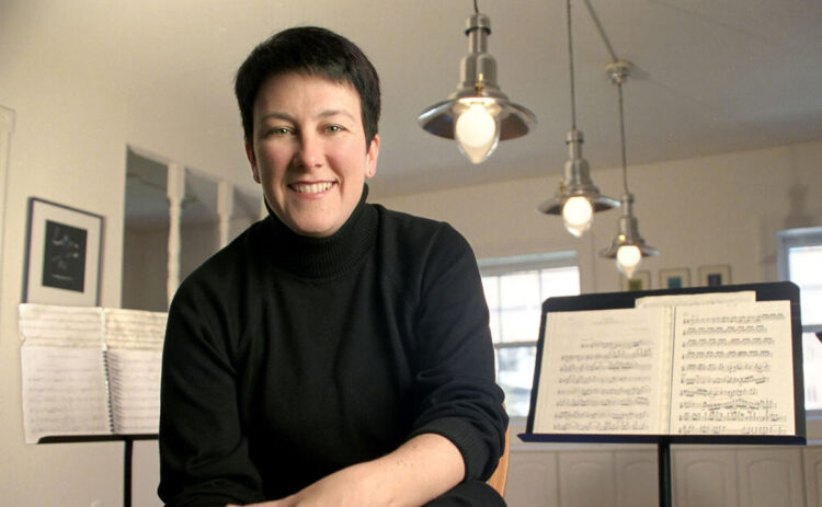 jennifer higdon feet 6