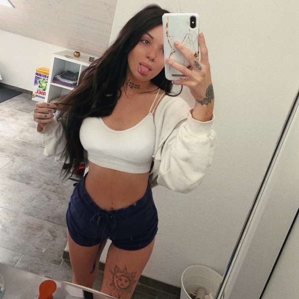 jennifer jeketa feet 5