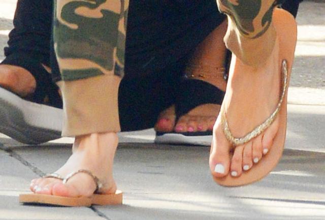 jennifer lopez feet 2