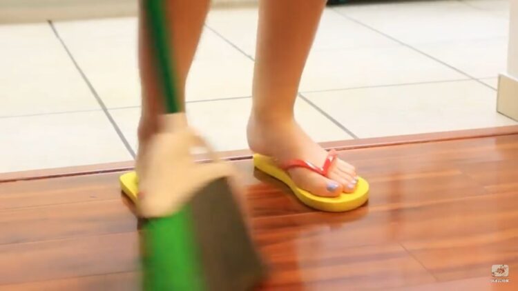 jennifer lorenzo feet 3