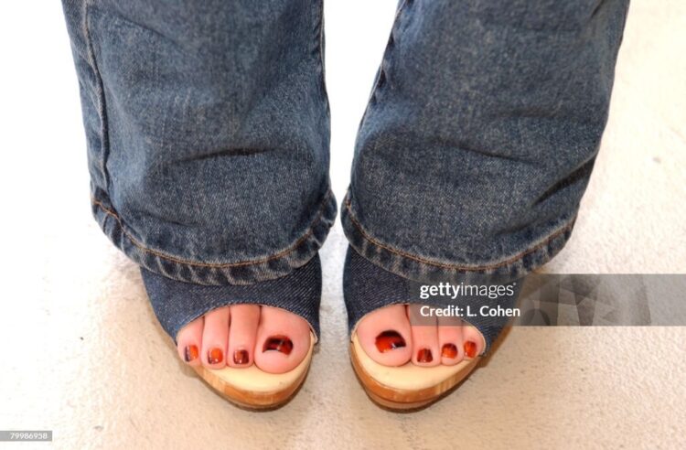 jennifer love hewitt feet 6