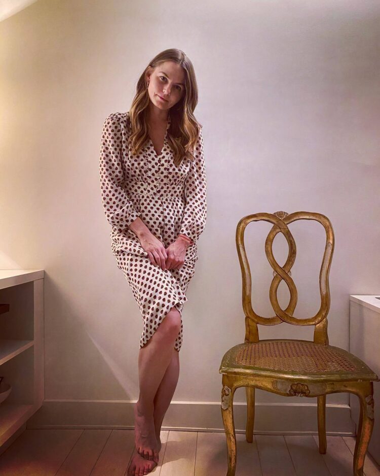 jennifer morrison feet 5