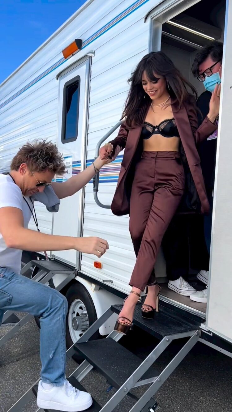 jennifer ortega feet 2