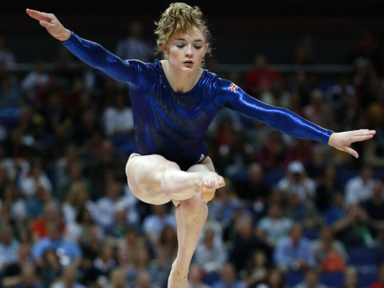 jennifer pinches feet 1