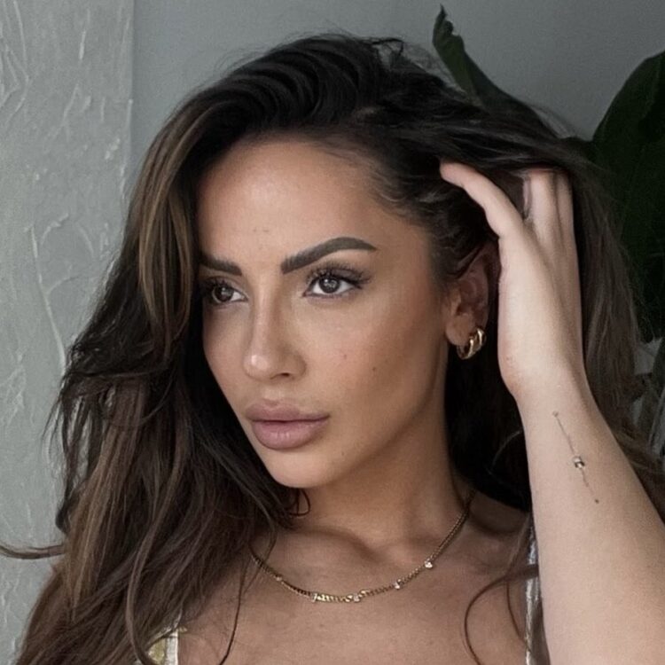 jennifer saro feet 6