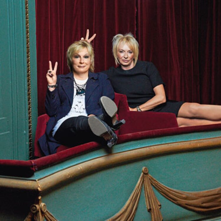 jennifer saunders feet 4