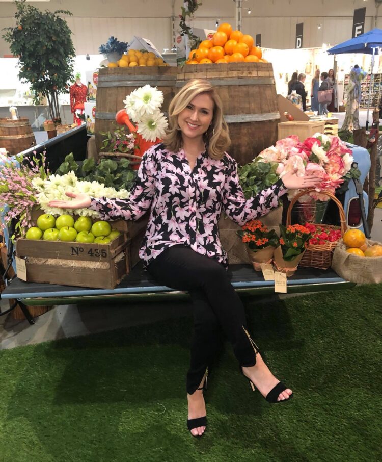 jennifer valentyne feet 4