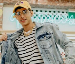 jennishka roman feet 3