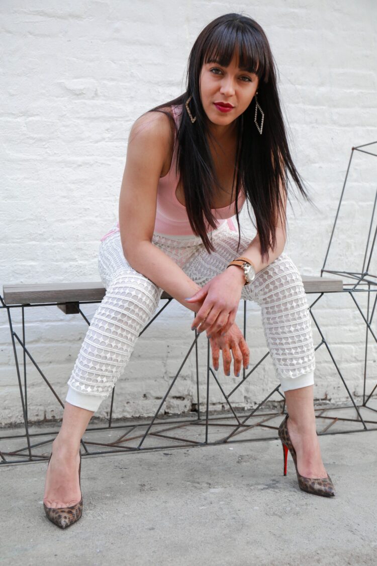 jenny la sexy voz bikini pics feet scaled