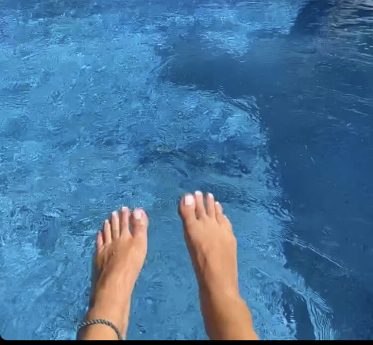 jenny mendoza feet 2