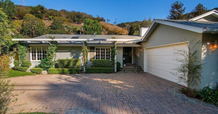 jensen buchanan feet 5