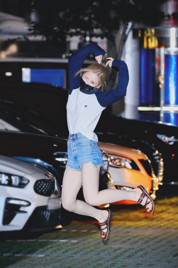 jeon hee jin feet 5