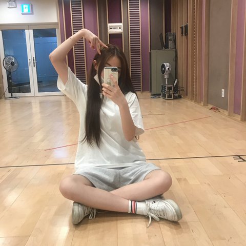 jeong da hyun feet