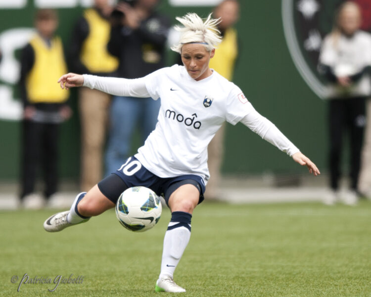 jess fishlock feet 3