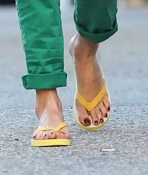 jessica alba feet 4