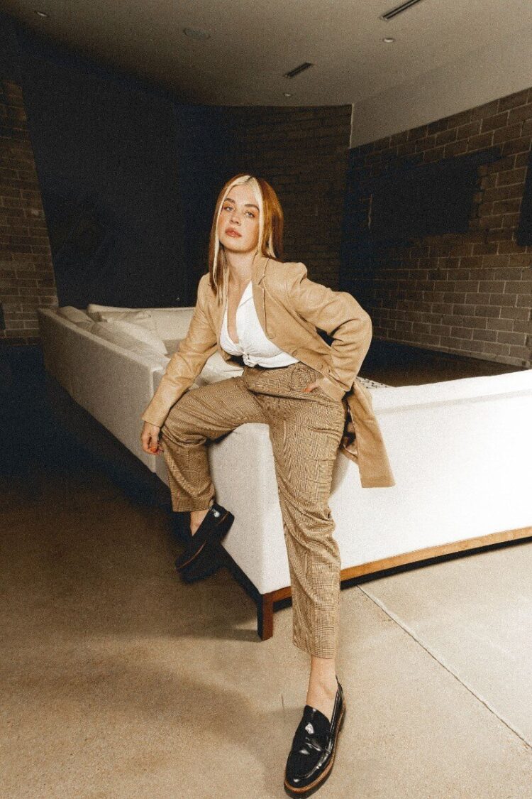 jessica hawks feet 4