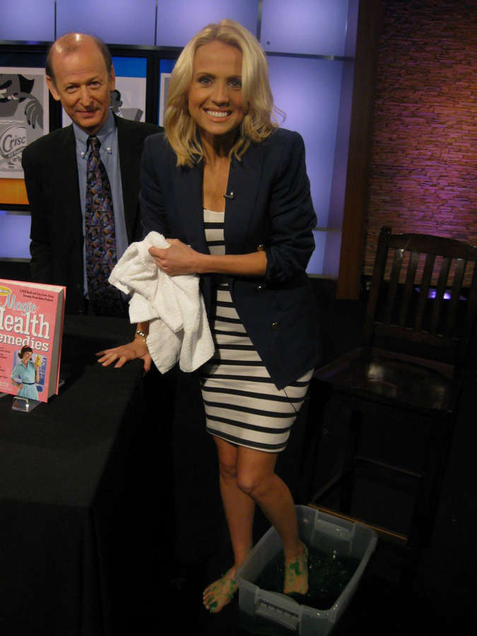 jessica holmes feet 3